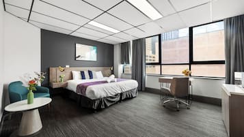 Premium Room, 1 King Bed | 1 bedroom, iron/ironing board, free WiFi, bed sheets