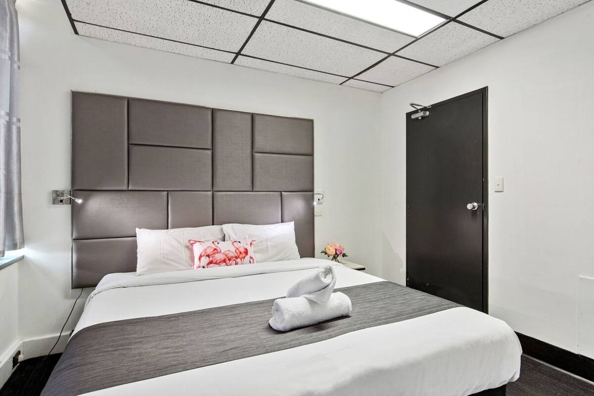 Premium bedding, iron/ironing board, rollaway beds, free WiFi