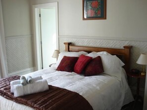 Standard Suite, 1 Bedroom, Non Smoking (Pohutukawa Room) | Iron/ironing board, free cribs/infant beds, rollaway beds, free WiFi