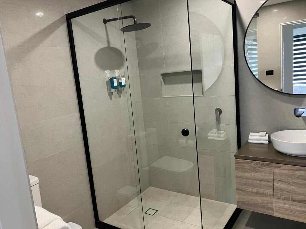 Departamento Deluxe | Baño | Regadera, amenidades de baño gratuitas, secadora de cabello, toallas 