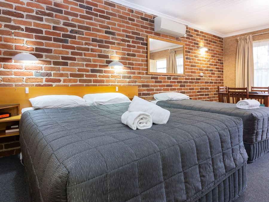 Family Room, Non Smoking, Kitchenette (2 Bedroom Family Suite) | Living area | 43-inch Smart TV with satellite channels, TV