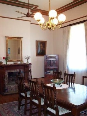 In-room dining - Lochinvar House B&B (Lochinvar)