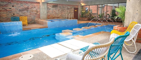 Piscine intérieure