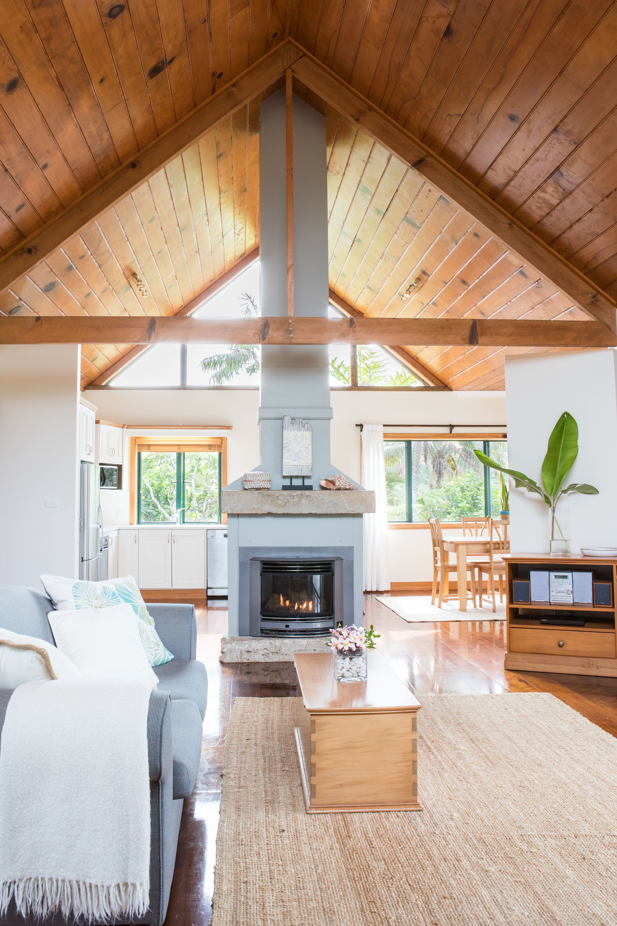  Luxury Cottage, 2 Bedrooms, Ocean View, Sea Facing (Premium 5 seater rental car included) | Living area | Flat-screen TV, DVD player, iPod dock