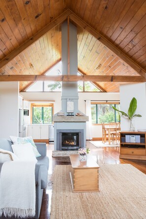 Luxury Cottage, 2 Bedrooms, Ocean View, Sea Facing (Premium 5 seater rental car included) | Living area | Flat-screen TV, DVD player, iPod dock - Tintoela of Norfolk (Norfolk Island)