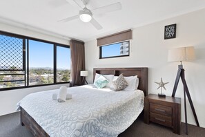 Individually decorated, individually furnished, iron/ironing board - Langley Park Apartments (Maroochydore)