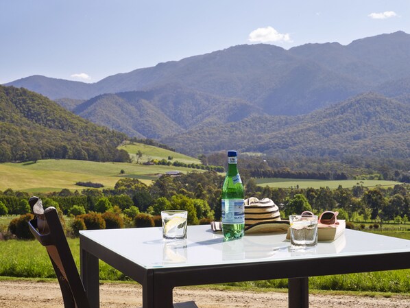 ห้องลักซ์ชัวรี่สวีท, 1 ห้องนอน, ปลอดบุหรี่, อ่างน้ำร้อน (No. 5) | ลานระเบียง/นอกชาน