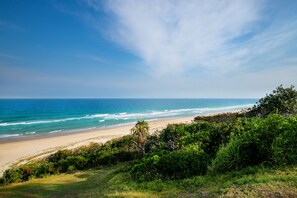 Beach nearby, white sand - Aqua Promenade Beachfront Apartments (Sunrise Beach)