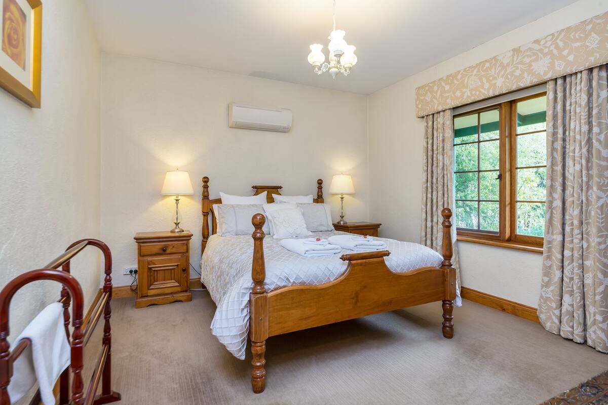 Phòng Suite Tiêu chuẩn, 2 phòng ngủ, không hút thuốc, bếp (Rose Cottage) | Bàn ủi/dụng cụ ủi quần áo, truy cập Internet không dây miễn phí 