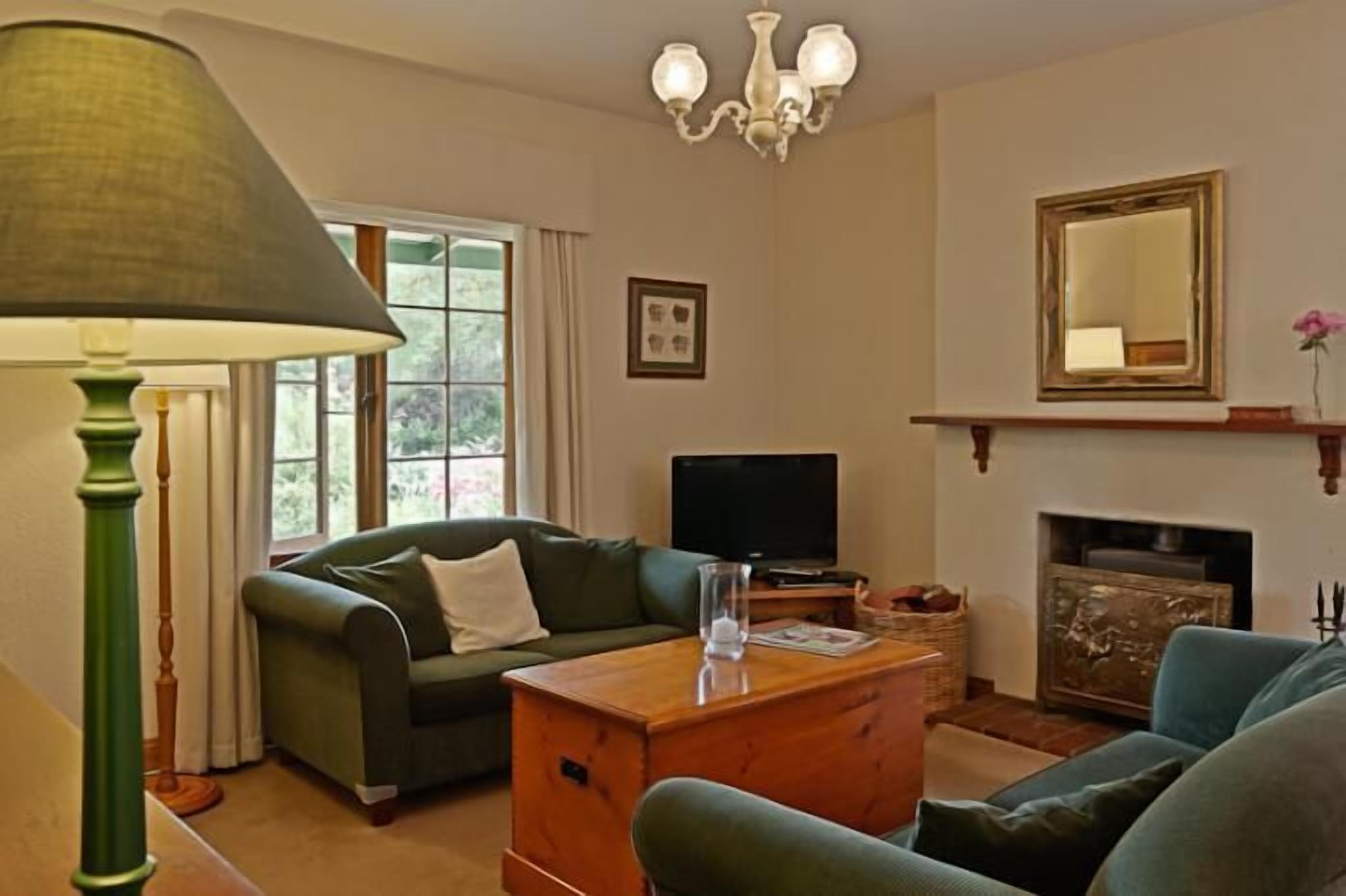 Country Pleasures — image 13