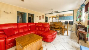 Familiehus, 3 soverom, privat basseng | Oppholdsområde