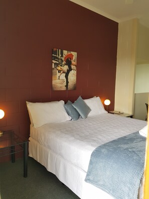 Suíte lua de mel, 1 quarto, banheira de hidromassagem, vista para o porto (Spa Room) | Frigobar, ferros/tábuas de passar roupa, Wi-Fi de cortesia
