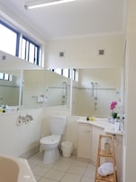 Suíte lua de mel, 1 quarto, banheira de hidromassagem, vista para o porto (Spa Room) | Banheiro | Chuveiro, toalhas de banho