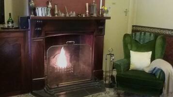 Svit Standard - 2 sovrum - icke-rökare - kök (Walnut Cottage) | Vardagsrum | Platt-tv