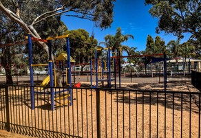 Área de juegos infantiles al aire libre