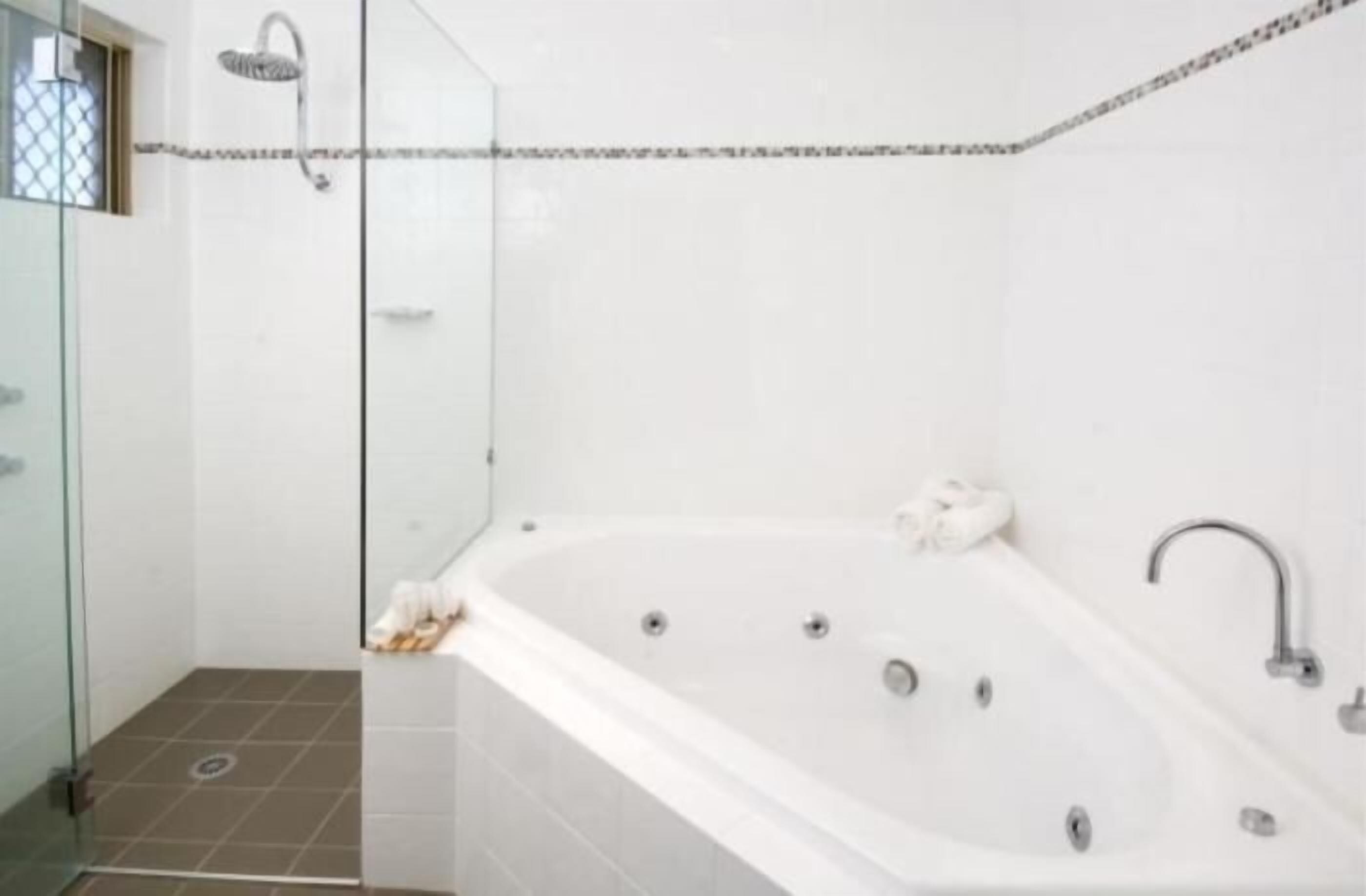 deep-soaking bathtub