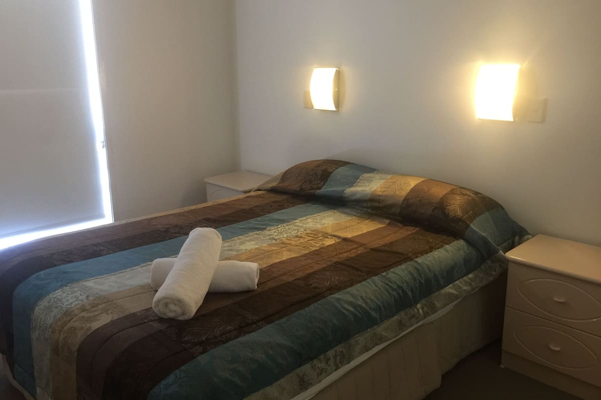 Iron/ironing board, WiFi (free), bed sheets