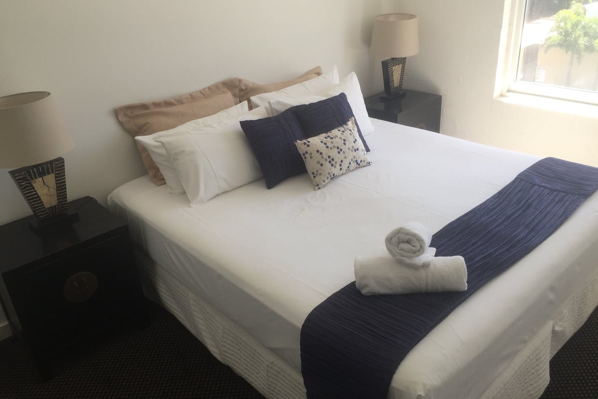 Iron/ironing board, WiFi (free), bed sheets