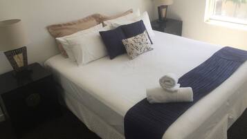 Iron/ironing board, free WiFi, bed sheets