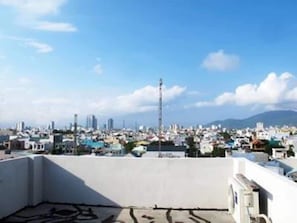 Minibar, két bảo mật tại phòng, bàn