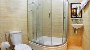 Deluxe Room | Bathroom - Vinapha Hotel (Da Nang)