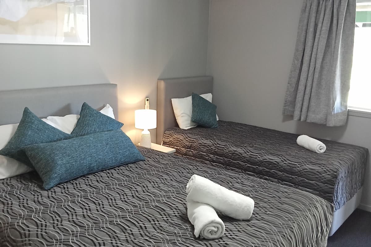 Pillowtop beds, iron/ironing board, free WiFi, bed sheets