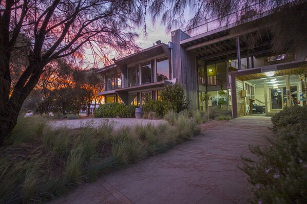 Front of property – evening/night - YHA Apollo Bay Eco (Apollo Bay)