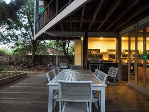 Outdoor dining - YHA Apollo Bay Eco (Apollo Bay)