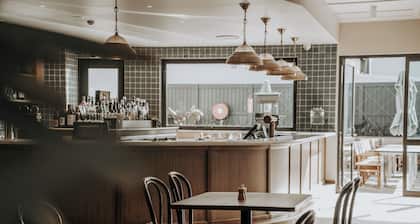 William Farrer Hotel