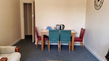 Standard Quadruple Room | In-room dining