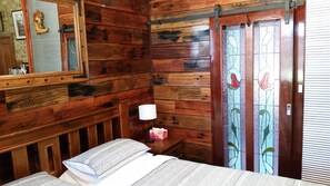 Deluxe Studio Suite, 1 King Bed