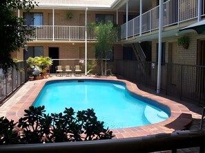Outdoor pool - Chermside Motor Inn (Chermside)