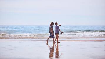 在海灘附近、白沙