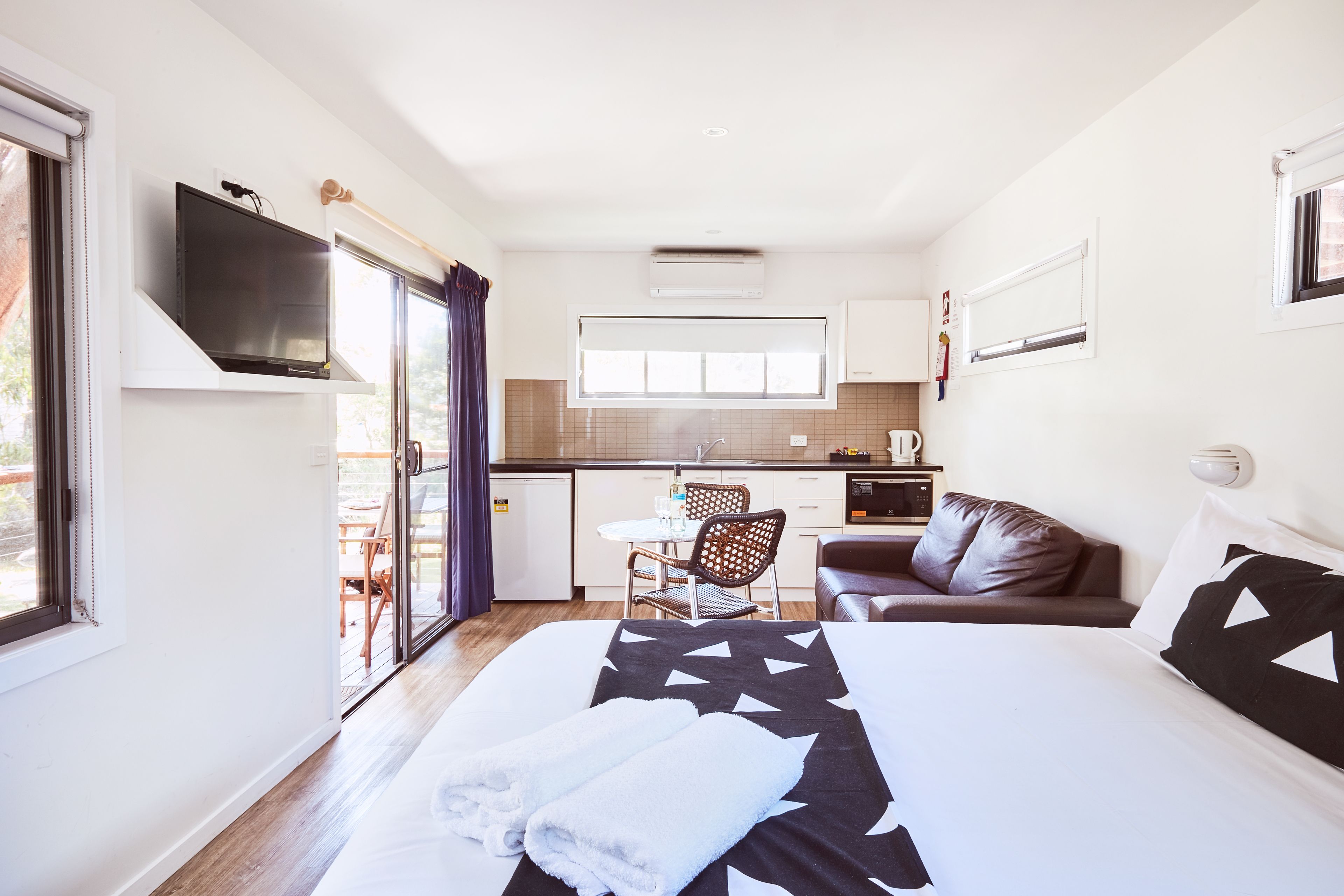 Studio Cabin - River View