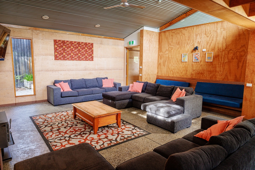 YHA Grampians Eco by null
