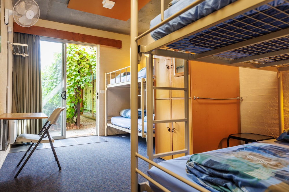 YHA Grampians Eco by null