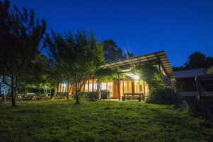 Fachada del alojamiento - Noche