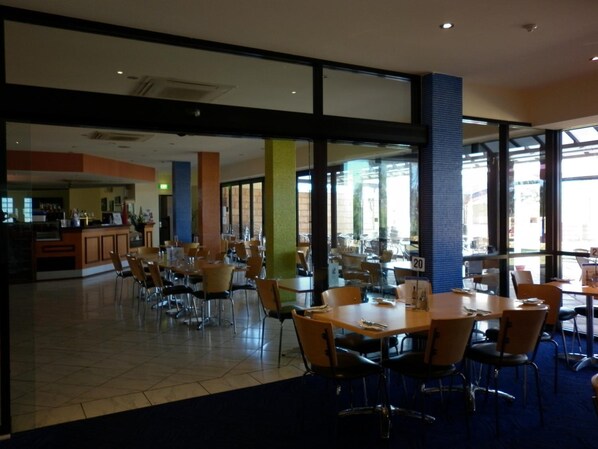 Lunch and dinner served - The New Whyalla Hotel (Whyalla Playford)