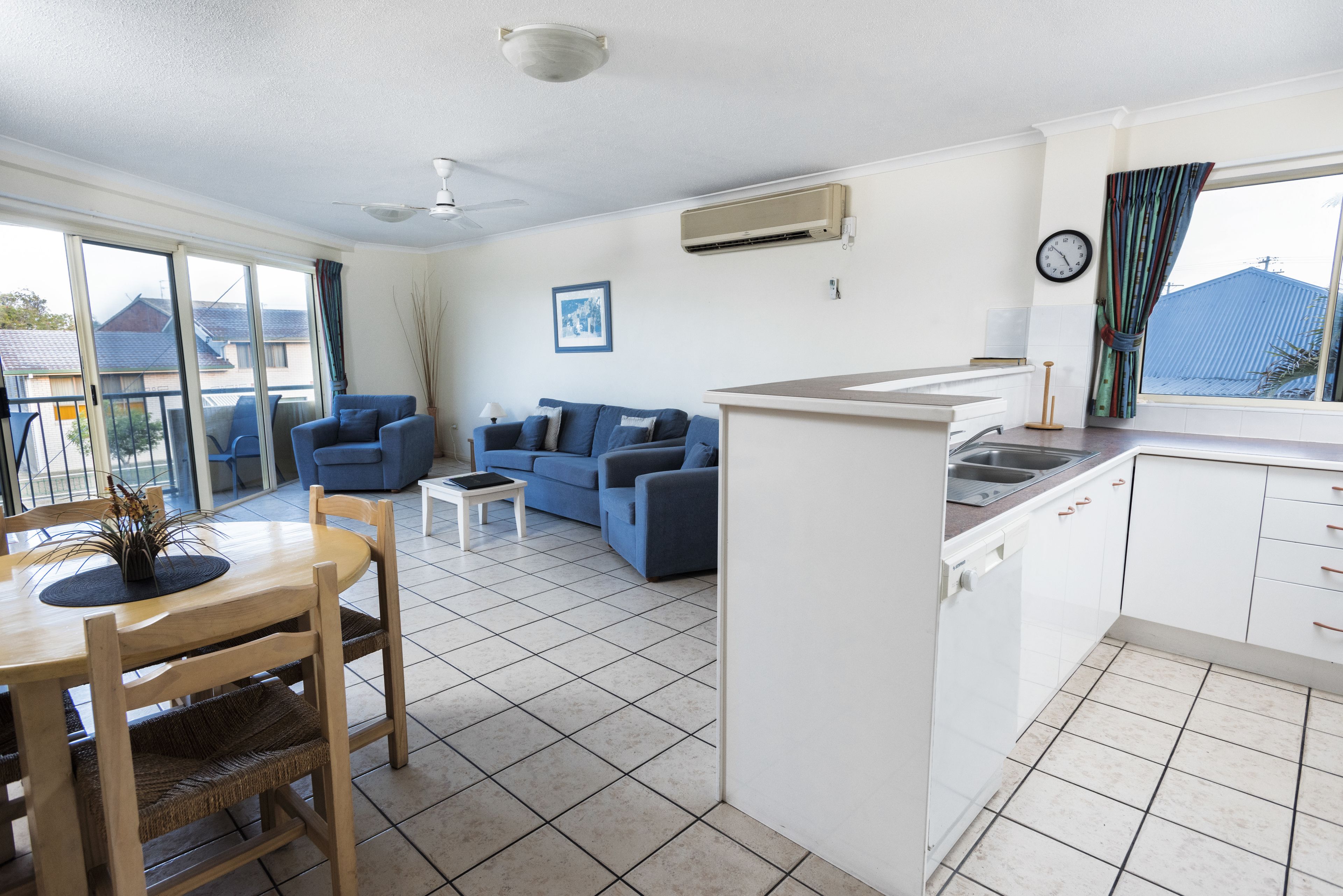 Alexander Beachfront Apartments — image 9