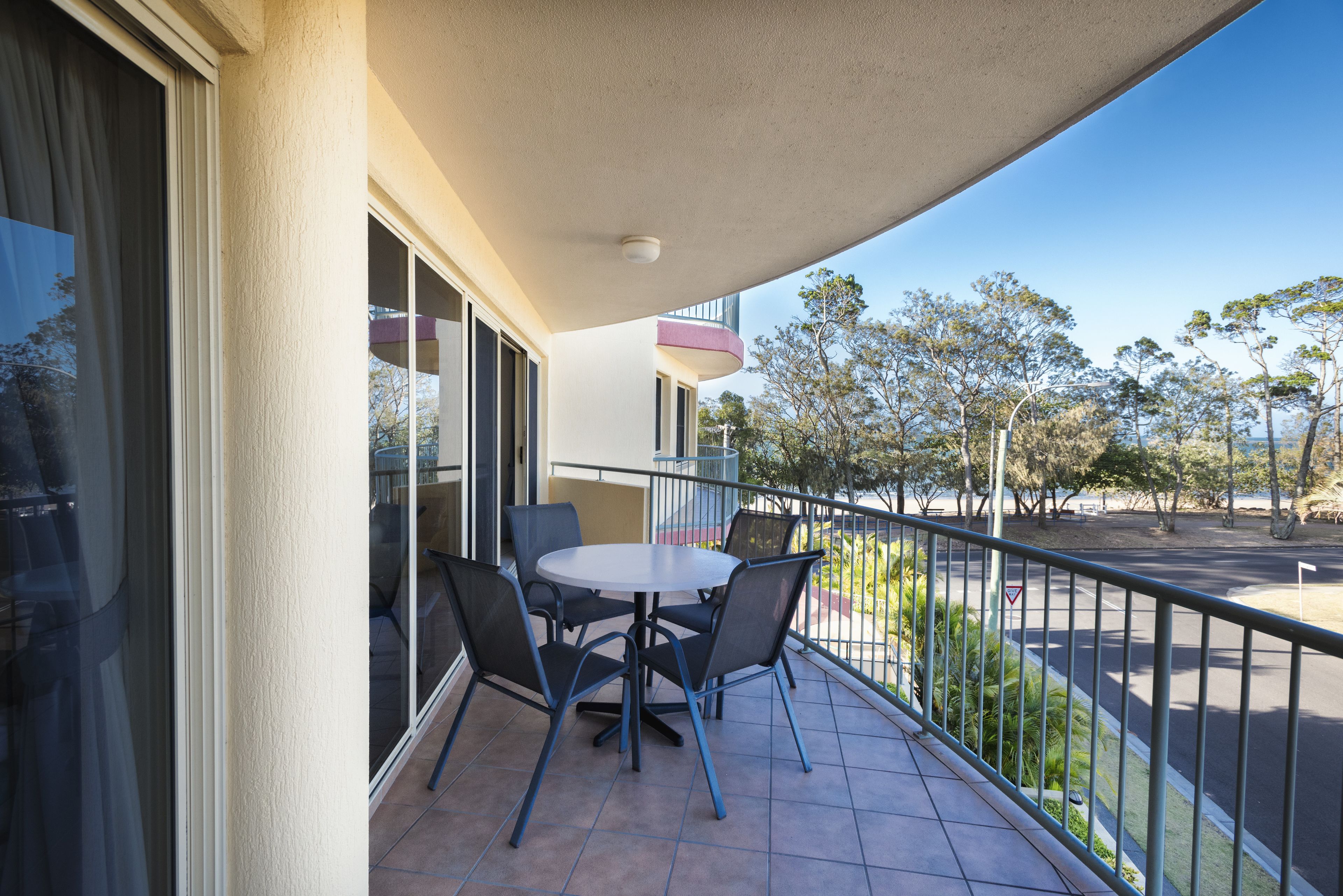Alexander Beachfront Apartments — image 4