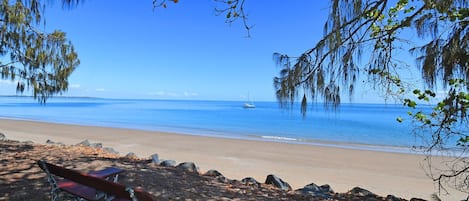 Pantai di sekitar