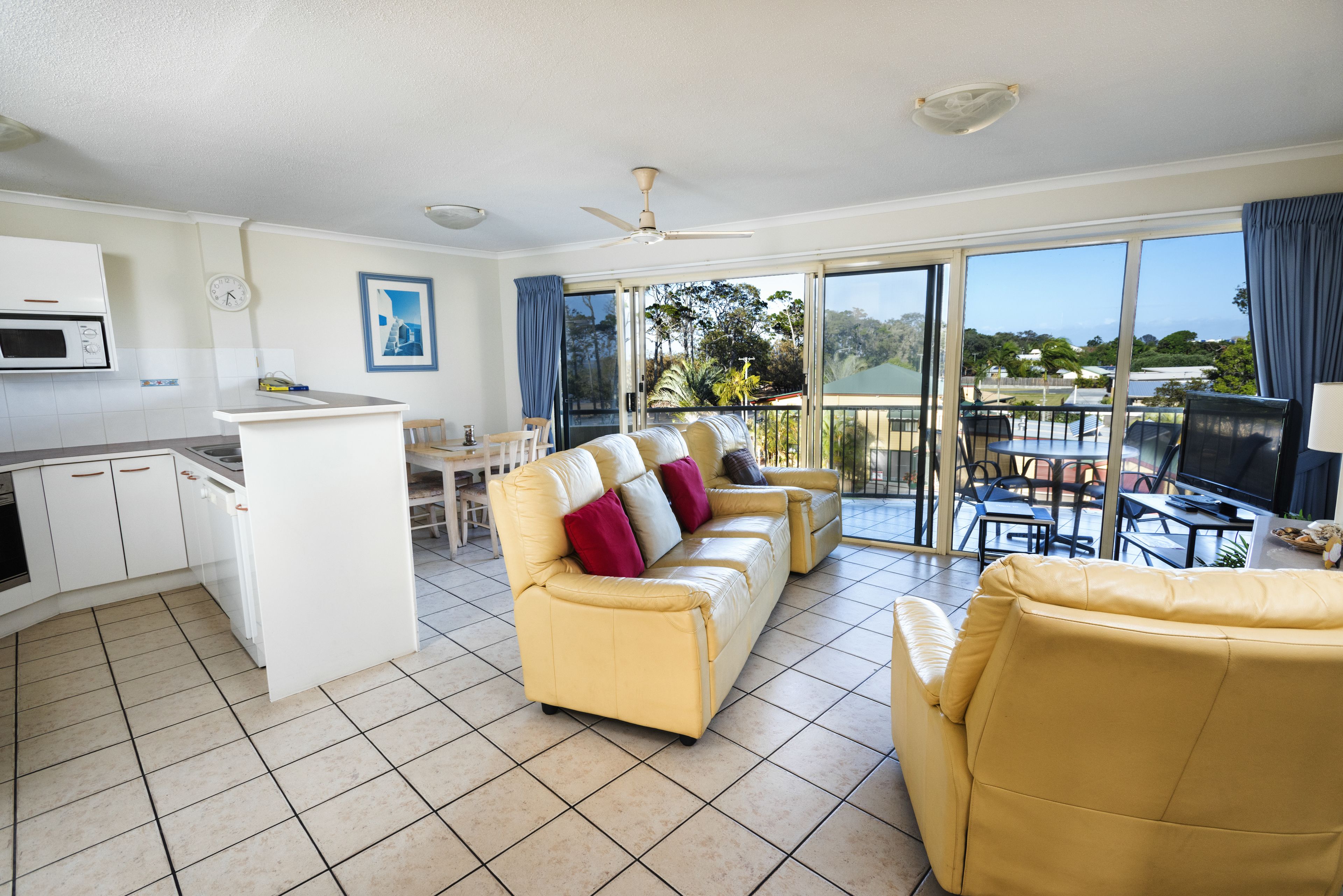 Alexander Beachfront Apartments — image 6