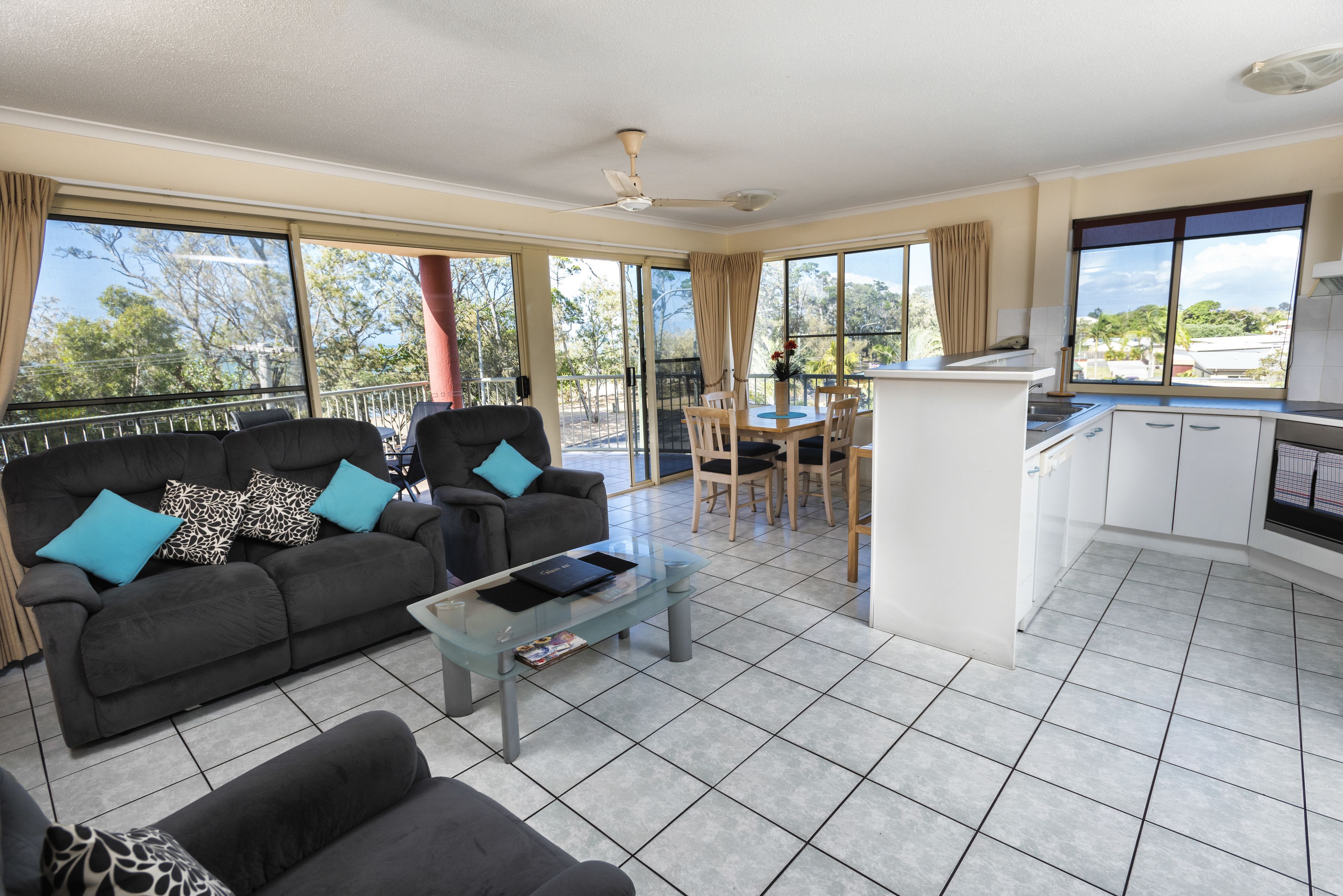 Alexander Beachfront Apartments — image 7