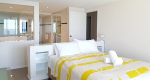 Individually furnished, iron/ironing board, cribs/infant beds - The Penthouses Apartments (Surfers Paradise)