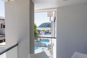 Deluxe Apartment, 2 Bedrooms | Balcony view - Belle Mer Beach Front Apartments (Tauranga)