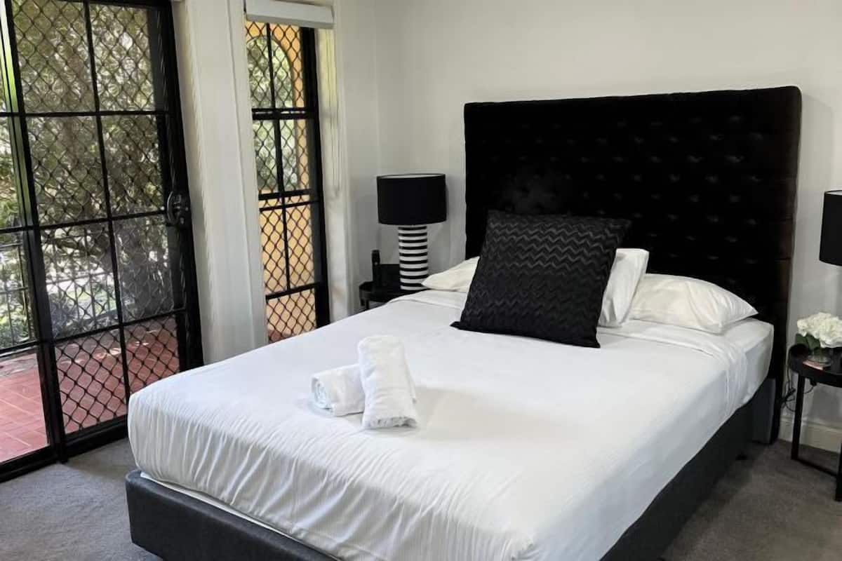 Desk, iron/ironing board, free WiFi, bed sheets