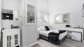 Deluxe Queen Ensuite