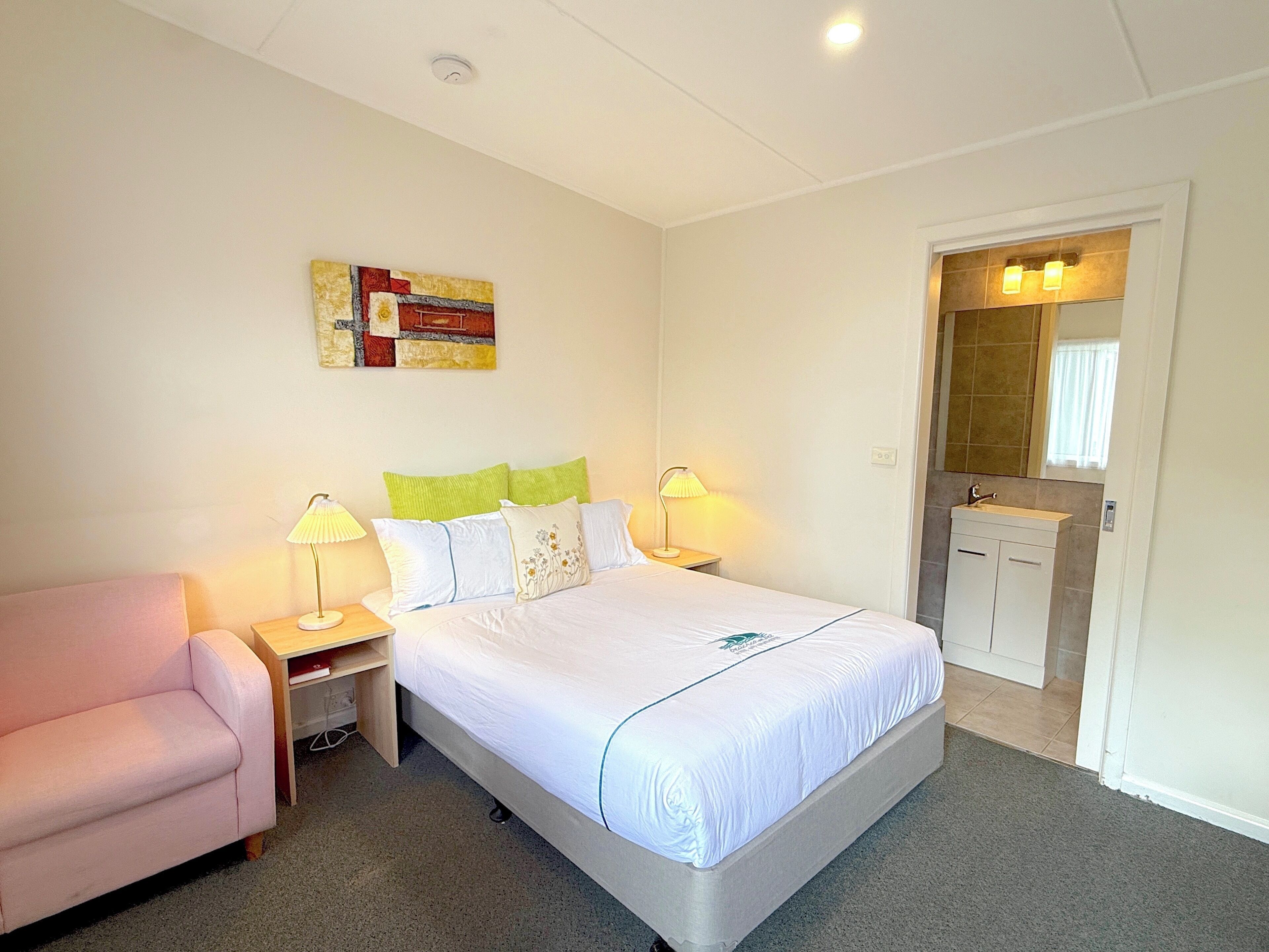 Système d’insonorisation, accès au Wi-Fi (inclus), literie fournie