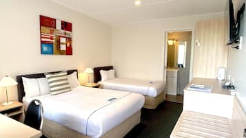 Double or Twin Room | Quartos à prova de som, Wi-Fi de cortesia, roupa de cama