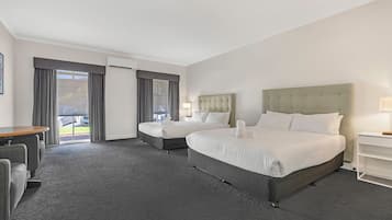 Quarto superior, 1 quarto, cozinha americana | Individualmente decorados, individualmente mobiliados, cortinas blackout